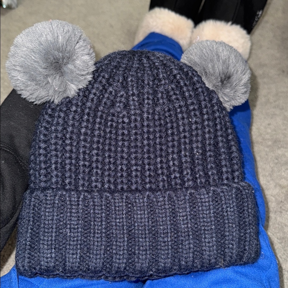 Cozy Navy Blue Knit 2 Pom-Pom Women’s Beanie💙🩶